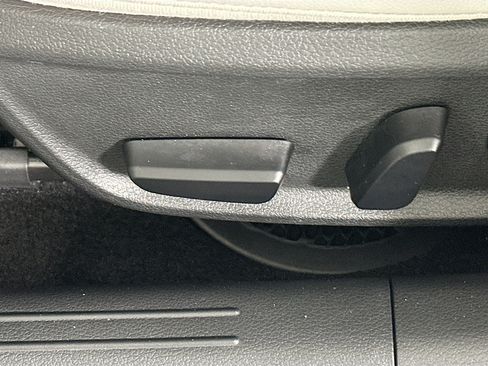 Used 2025 Genesis G70 2.5T w/ Sport Prestige Package image 13