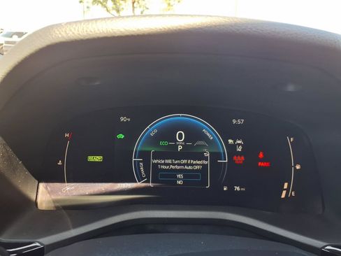 Used 2025 Toyota Camry SE w/ Convenience Package FWD image 27