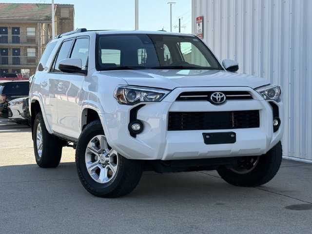 Used 2023 Toyota 4Runner SR5 AWD/4WD image 2