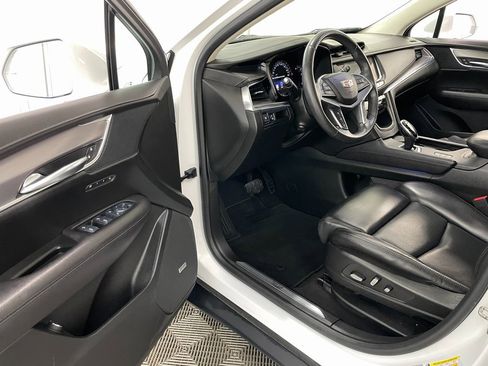 Used 2017 Cadillac XT5 Luxury w/ Driver Awareness Package image 28