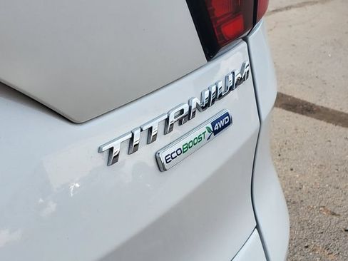 Used 2019 Ford Escape Titanium AWD/4WD image 9