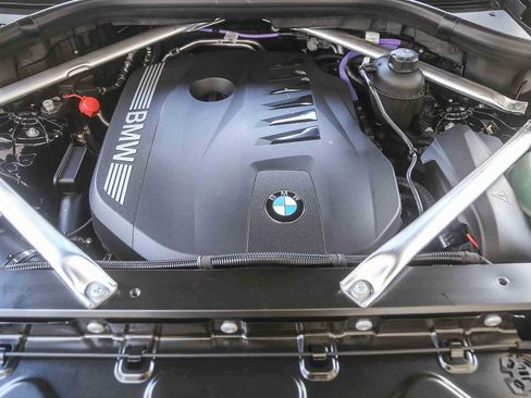 Used 2026 BMW X5 sDrive40i w/ M Sport Package image 23