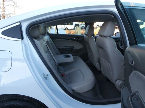 Used 2017 Chevrolet Cruze Premier image 26