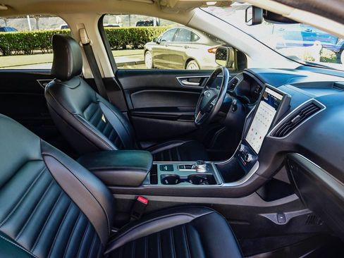 Used 2022 Ford Edge SEL w/ Convenience Package image 16