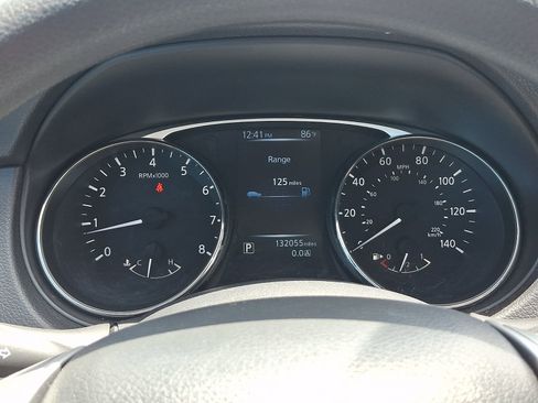 Used 2015 Nissan Rogue SV w/ SV Premium Package AWD/4WD image 21