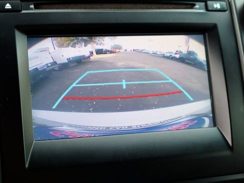 Used 2017 Toyota Camry SE image 5