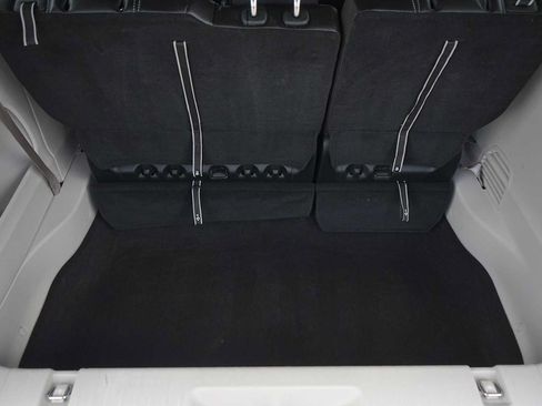 Used 2024 Chrysler Pacifica Touring-L FWD image 27