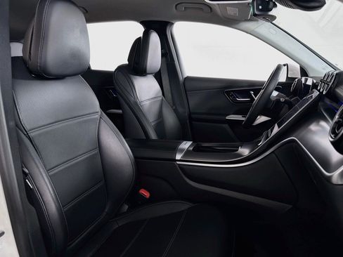 Certified 2024 Mercedes-Benz GLC 300 image 8