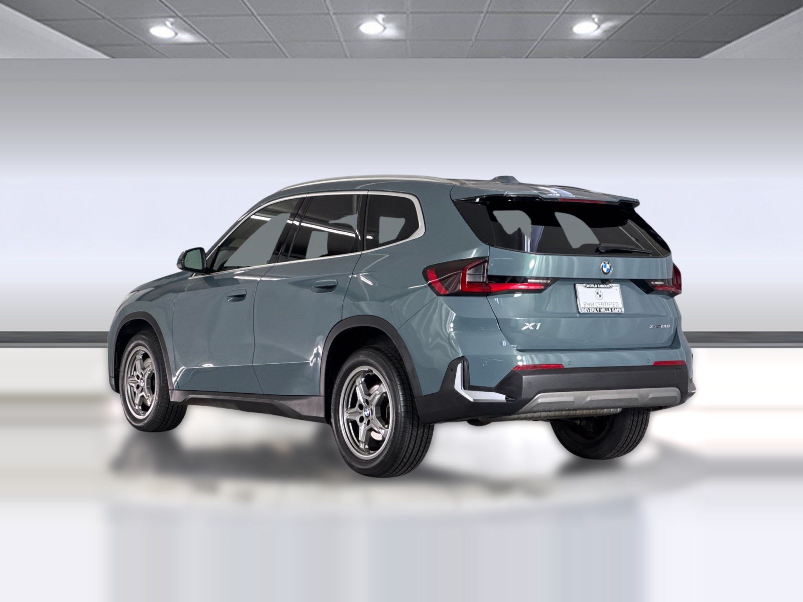 Used 2023 BMW X1 xDrive28i w/ Convenience Package AWD/4WD image 3
