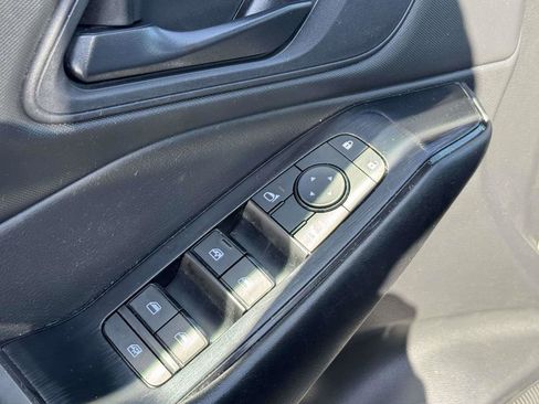 Used 2024 Nissan Rogue S image 26