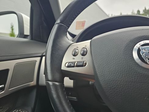 Used 2009 Jaguar XF Premium RWD image 33