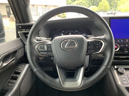 Used 2026 Lexus GX 550 AWD/4WD image 18