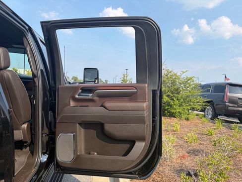 Used 2025 GMC Sierra 2500 Denali w/ Denali Reserve Package AWD/4WD image 22