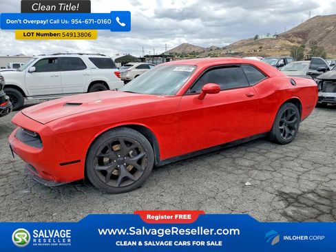 Used 2015 Dodge Challenger SXT Plus RWD image 1
