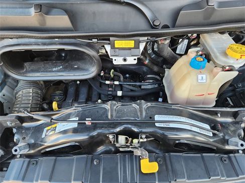 Used 2024 RAM ProMaster 2500 w/ Convenience Group image 27