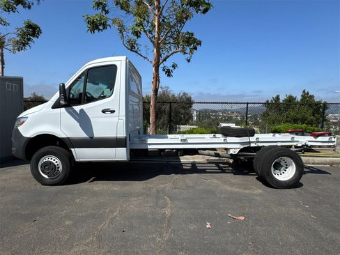 Used 2023 Mercedes-Benz Sprinter 3500 image 6