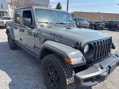 Used 2021 Jeep Gladiator Willys image 4
