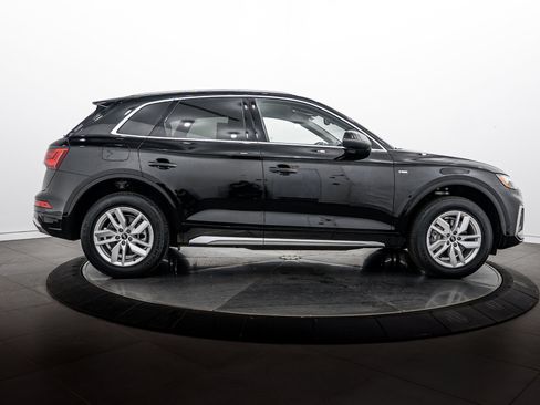 Certified 2023 Audi Q5 2.0T Premium w/ Convenience Package AWD/4WD image 3