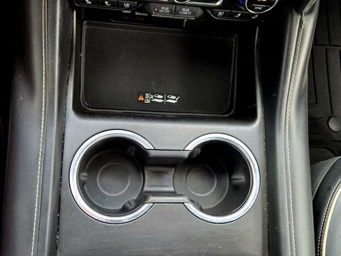 Used 2021 Chevrolet Tahoe Premier w/ Premium Package image 26