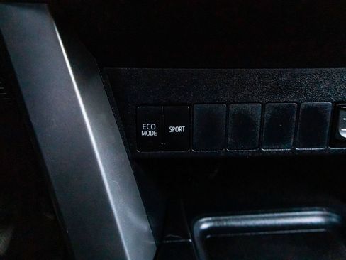 Used 2016 Toyota RAV4 XLE FWD image 23