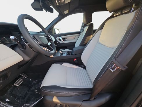 New 2026 Land Rover Discovery Sport Landmark AWD/4WD image 15