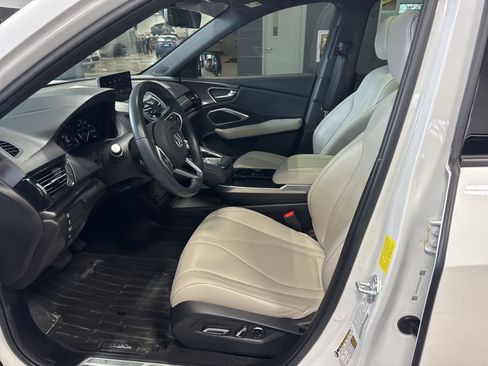 Used 2025 Acura RDX SH-AWD image 2