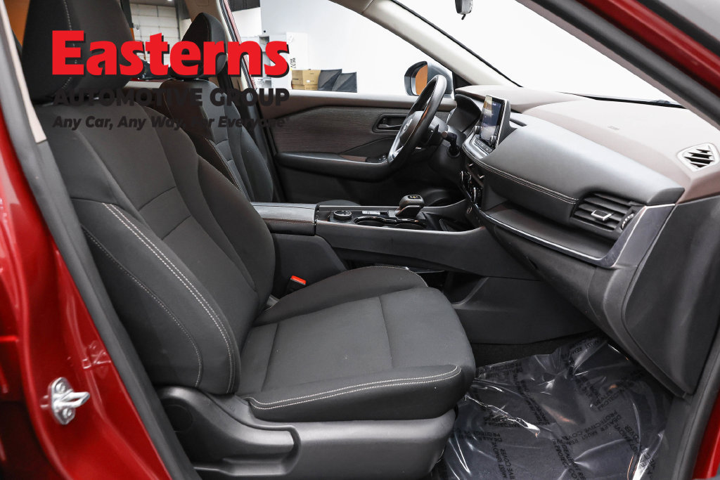 Used 2023 Nissan Rogue S AWD/4WD image 26