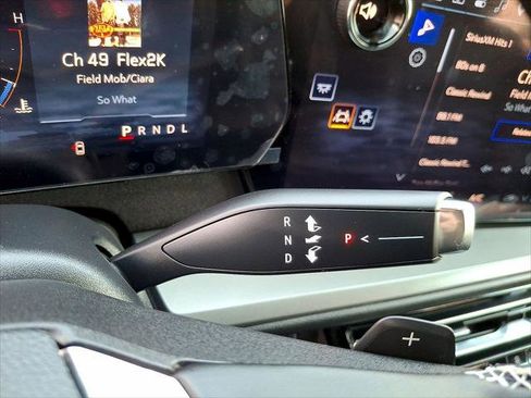 New 2025 Chevrolet Traverse LT w/ Enhanced Driving Package FWD image 15