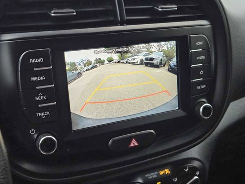 Used 2020 Kia Soul LX image 17