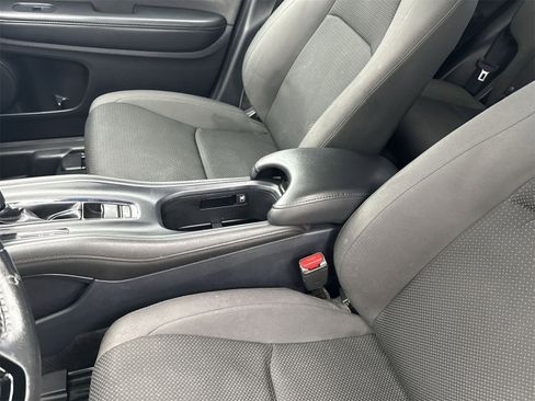Used 2021 Honda HR-V Sport image 28