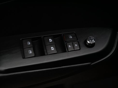 Used 2019 Toyota Highlander SE image 19