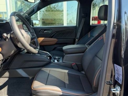 Used 2026 GMC Canyon AT4 w/ Technology Plus Package AWD/4WD image 4