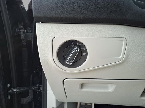 Used 2024 Volkswagen Tiguan SE R-Line image 19