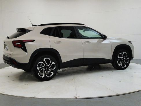 New 2026 Chevrolet Trax RS w/ Sunroof Package image 7