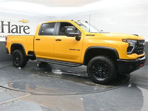 New 2026 Chevrolet Silverado 2500 ZR2 w/ LPO, Dark Essentials Package image 6