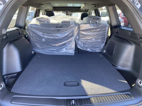 New 2026 Jeep Grand Cherokee Limited w/ Limited Altitude Package image 5