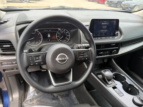 Used 2024 Nissan Rogue SV AWD/4WD image 13