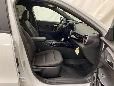 New 2026 Chevrolet Trax RS w/ Driver Confidence Package image 15