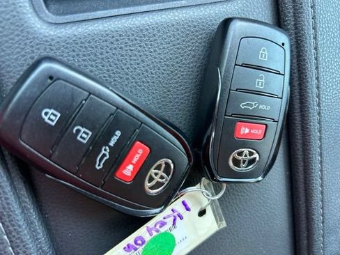 Used 2025 Toyota Grand Highlander FWD image 28
