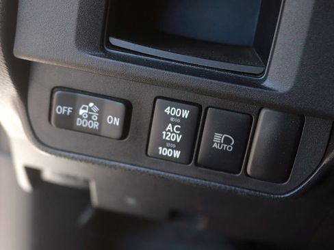 Used 2019 Toyota Tacoma TRD Off-Road AWD/4WD image 23