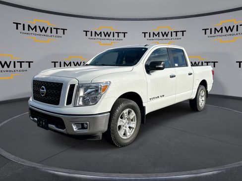 Used 2019 Nissan Titan SV image 1