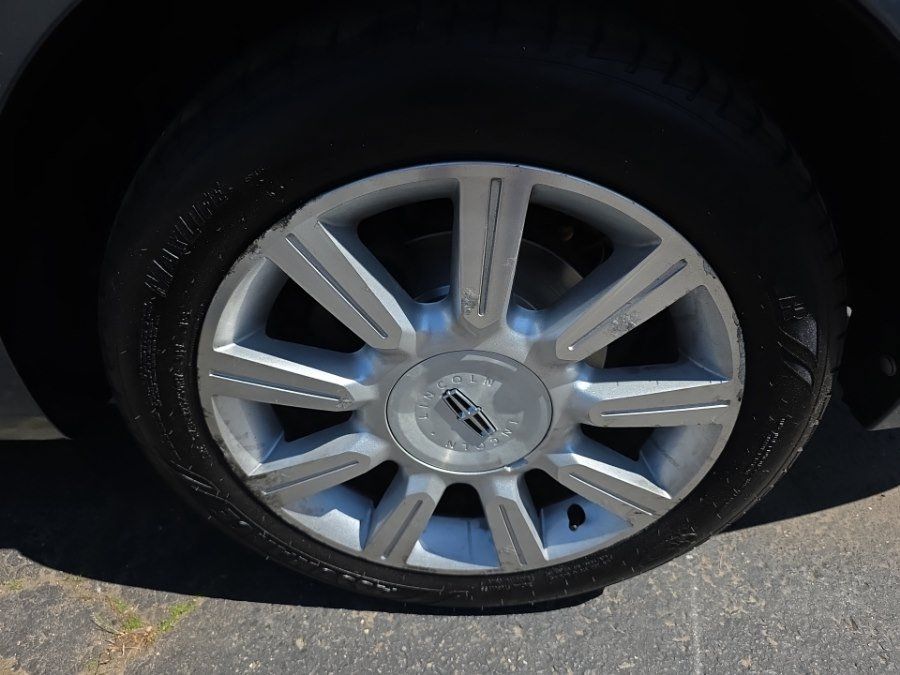 Used 2012 Lincoln MKZ FWD image 32