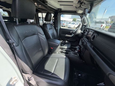 Used 2023 Jeep Wrangler Unlimited Sahara w/ Cold Weather Group AWD/4WD image 25