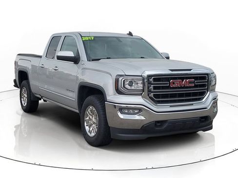 Used 2017 GMC Sierra 1500 SLE w/ SLE Value Package AWD/4WD image 2