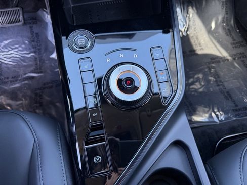 Used 2025 Kia Niro EX image 24