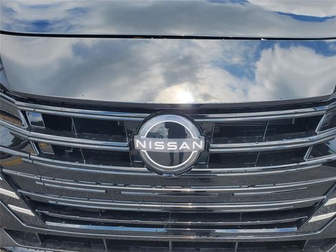 New 2025 Nissan Versa SV w/ Trunk Package FWD image 9