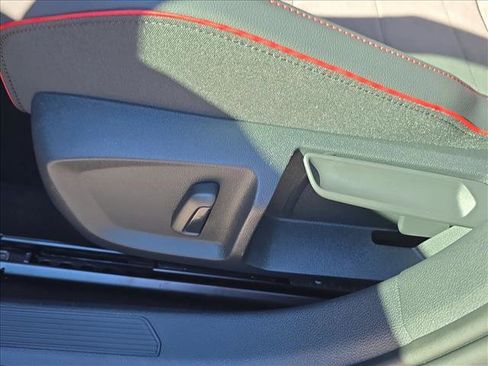 New 2025 Volkswagen Golf SE image 7