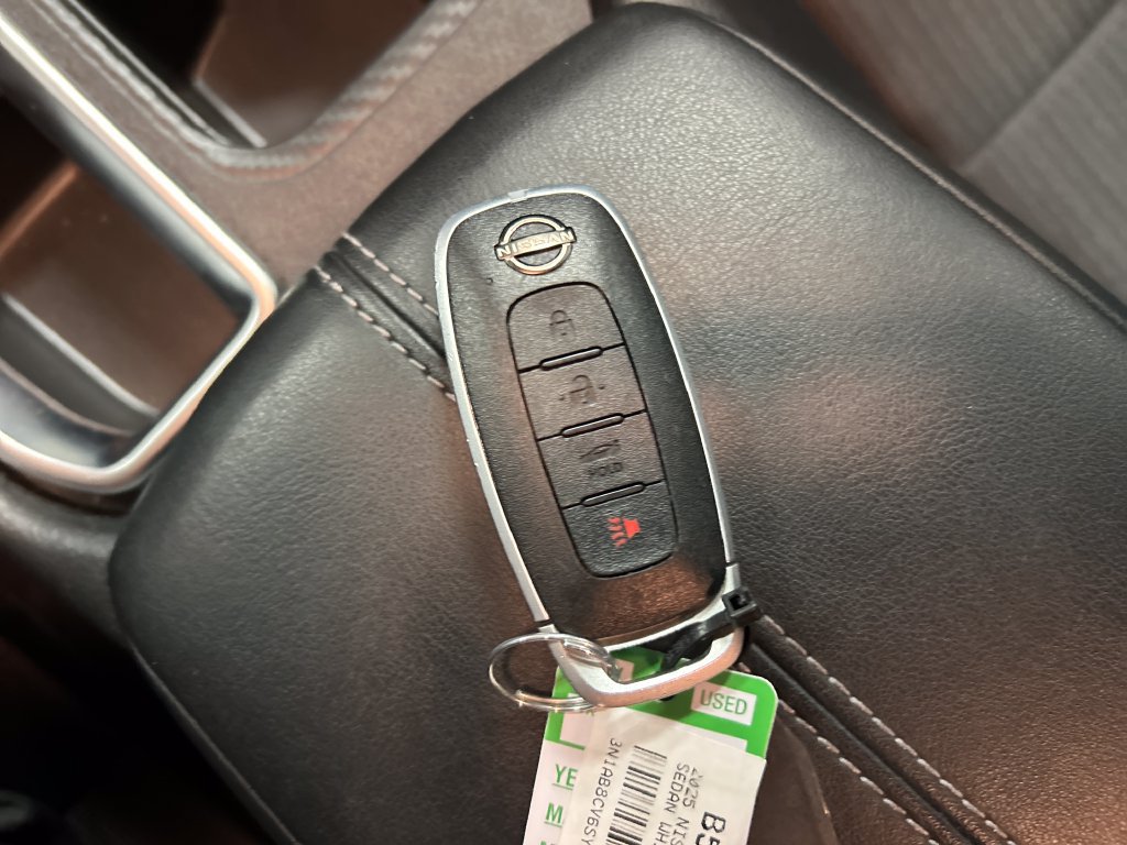 Used 2025 Nissan Sentra SV FWD image 20