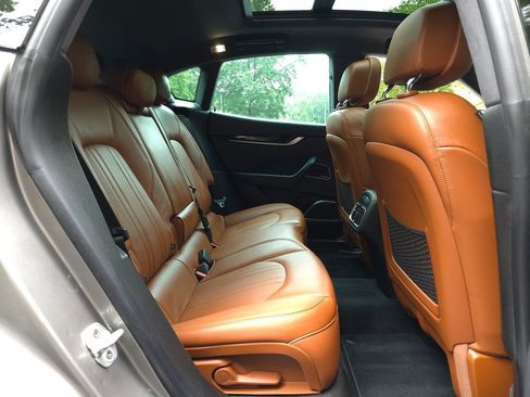 Used 2022 Maserati Levante GT image 18