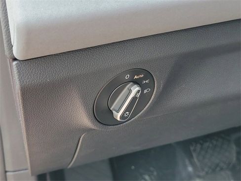 New 2025 Volkswagen Jetta SE image 19